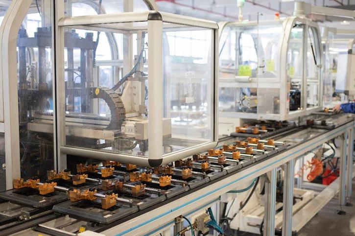 Centru de producere a motoarelor2